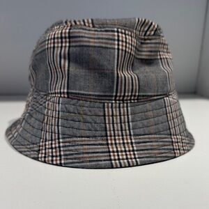 NWOT H&M Plaid Bucket Hat in Gray and Brown